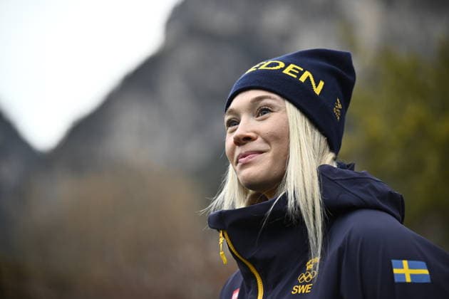 VAL DI FIEMME, ITALY 20260209 Jonna Sundling at a press conference, PK, Pressekonferenz with the Swedish national ski team at the Sweden arena ahead of the women s sprint during the Winter Olympics in Val di Fiemme, Italy. *** The image is included in the SPORTS PACKAGE. For others PAYMENT IMAGE *** VAL DI FIEMME ITALY x10430x *** VAL DI FIEMME, ITALY 20260209 Jonna Sundling at a press conference with the Swedish national ski team at the Sweden arena ahead of the women s sprint during the Winter Olympics in Val di Fiemme, Italy The image is included in the SPORTS PACKAGE For others PAYMENT IMAGE VAL DI FIEMME ITALY x10430x  Copyright: xChristinexOlsson TTx OLYMPICS 2026 SKIING