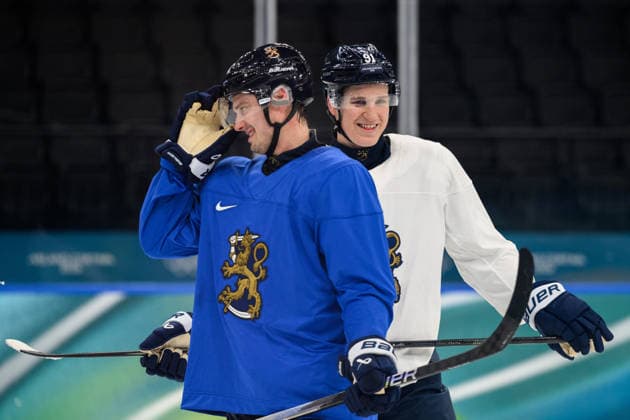 260209 Sebastian Aho and Oliver Kapanen of Finland at an Ice hockey, Eishockey practice session during day 3 of the 2026 Winter Olympics on February 9, 2026 in Milan. Photo: Carl Sandin BILDBYRAN kod CS CS0864 ishockey ice hockey Olympic Games, Olympische Spiele, Olympia, OS olympics winter olympics os ol olympiska spel vinter-os olympiske leker milano cortina 2026 milan cortina 2026 milano cortina 2026 olympic games milano cortina 2026 winter olympic games milano cortina-os milano cortina-ol vinter-ol 3 bbeng finland *** 260209 Sebastian Aho and Oliver Kapanen of Finland at an ice hockey practice session during day 3 of the 2026 Winter Olympics on February 9, 2026 in Milan Photo Carl Sandin BILDBYRAN kod CS CS0864 ishockey ice hockey olympic games olympics winter olympics os ol olympiska spel vinter os olympiske leker milano cortina 2026 milan cortina 2026 milano cortina 2026 olympic games milano cortina 2026 winter olympic games milano cortina os milano cortina ol vinter ol 3 bbeng finland  Copyright: CARLxSANDIN BB260209CS065