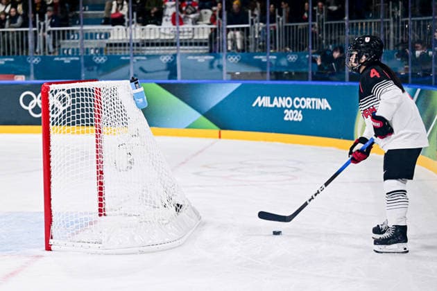 JAPAN team group, Mannschaftsbild, Totale (JPN), Ayaka HITOSATO (JPN), during Womens Prelim. Round - Group B, Ice hockey, Eishockey at the Olympic Winter games, Winterspiele,Spiele, Summer games Milano Cortina 2026, at Milano Rho Ice Hockey Arena, on February 09, 2026 in Milan, Italy. Noxthirdxpartyxsales  aflo_319090963
