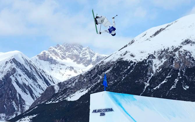 Eileen Gu of the People s Republic of China competes in the Women s Freestyle Skiing Slopestyle final at the Milano Cortina 2026 Winter Olympic Games, Olympische Spiele, Olympia, OS in Livigno, Italy, on Monday, February 9, 2026. Mathilde Gremaud of Switzerland won the gold medal, Eileen Gu won the silver medal and Megan Oldham of Canada won the bronze medal .  OLY20260209819 BOBxSTRONG