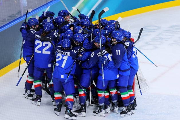 Italy team group, Mannschaftsbild, Totale (ITA), FEBRUARY 9, 2026 - Ice hockey, Eishockey : Women s Preliminary Round - Group B match between Japan and Italy during the Milano Cortina 2026 Olympic Winter games, Winterspiele,Spiele, Summer games at Milano Rho Ice Hockey Arena in Milan, Italy. Noxthirdxpartyxsales  aflo_319094431