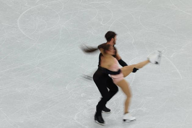 February 9, 2026, Milan, Lombardy, Italy: LAURENCE FOURNIER BEAUDRY and GUILLAUME CIZERON of France practice their Ice Dance Rhythm Dance of the Figure skating, Eiskunstlauf Team Event at the Milano Cortina 2026 Winter Olympic Games, Olympische Spiele, Olympia, OS Milan Italy - ZUMAc179 20260209_oly_c179_006 Copyright: xMickaelxChavetx