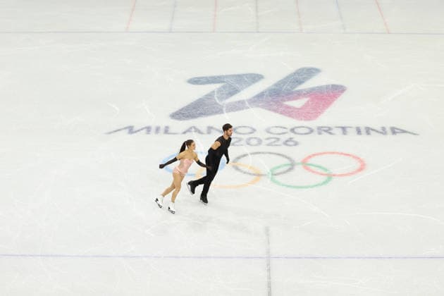 February 9, 2026, Milan, Lombardy, Italy: LAURENCE FOURNIER BEAUDRY and GUILLAUME CIZERON of France practice their Ice Dance Rhythm Dance of the Figure skating, Eiskunstlauf Team Event at the Milano Cortina 2026 Winter Olympic Games, Olympische Spiele, Olympia, OS Milan Italy - ZUMAc179 20260209_oly_c179_013 Copyright: xMickaelxChavetx
