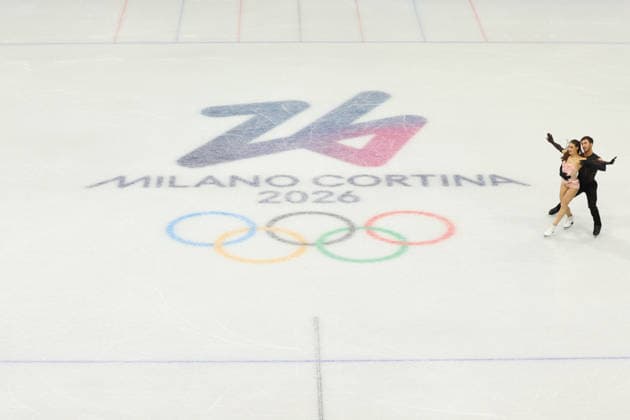February 9, 2026, Milan, Lombardy, Italy: LAURENCE FOURNIER BEAUDRY and GUILLAUME CIZERON of France practice their Ice Dance Rhythm Dance of the Figure skating, Eiskunstlauf Team Event at the Milano Cortina 2026 Winter Olympic Games, Olympische Spiele, Olympia, OS Milan Italy - ZUMAc179 20260209_oly_c179_034 Copyright: xMickaelxChavetx