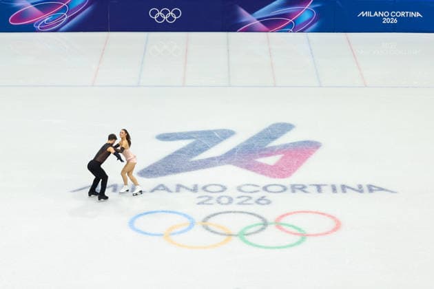 February 9, 2026, Milan, Lombardy, Italy: LAURENCE FOURNIER BEAUDRY and GUILLAUME CIZERON of France practice their Ice Dance Rhythm Dance of the Figure skating, Eiskunstlauf Team Event at the Milano Cortina 2026 Winter Olympic Games, Olympische Spiele, Olympia, OS Olympics 2026: Milano Cortina: Figure Skating Ice Dance Rhythm Dance  - ZUMAc179 20260209_oly_c179_044 Copyright: xMickaelxChavetx