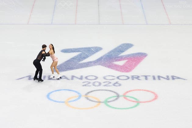 February 9, 2026, Milan, Lombardy, Italy: LAURENCE FOURNIER BEAUDRY and GUILLAUME CIZERON of France practice their Ice Dance Rhythm Dance of the Figure skating, Eiskunstlauf Team Event at the Milano Cortina 2026 Winter Olympic Games, Olympische Spiele, Olympia, OS Milan Italy - ZUMAc179 20260209_oly_c179_047 Copyright: xMickaelxChavetx