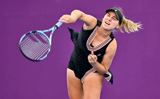 WTA, Tennis Damen QATAR TOTALENERGIES OPEN 2026-ROUND OF 64 Sofia Kenin of the United States competes in her round of 64 match against Qinwen Zheng of China during the WTA Qatar TotalEnergies Open 2026 tennis tournament at the Khalifa International Tennis Complex in Doha, Qatar, on February 9, 2026. DOHA Qatar Copyright: xNOUSHADx