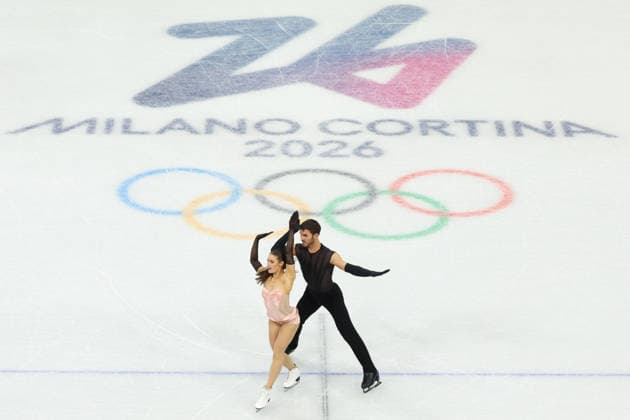 February 9, 2026, Milan, Lombardy, Italy: LAURENCE FOURNIER BEAUDRY and GUILLAUME CIZERON of France practice their Ice Dance Rhythm Dance of the Figure skating, Eiskunstlauf Team Event at the Milano Cortina 2026 Winter Olympic Games, Olympische Spiele, Olympia, OS Olympics 2026: Milano Cortina: Figure Skating Ice Dance Rhythm Dance  - ZUMAc179 20260209_oly_c179_067 Copyright: xMickaelxChavetx
