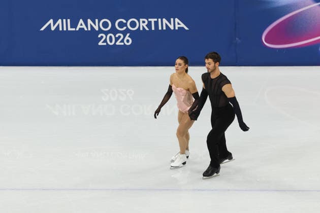 February 9, 2026, Milan, Lombardy, Italy: LAURENCE FOURNIER BEAUDRY and GUILLAUME CIZERON of France practice their Ice Dance Rhythm Dance of the Figure skating, Eiskunstlauf Team Event at the Milano Cortina 2026 Winter Olympic Games, Olympische Spiele, Olympia, OS Olympics 2026: Milano Cortina: Figure Skating Ice Dance Rhythm Dance  - ZUMAc179 20260209_oly_c179_070 Copyright: xMickaelxChavetx