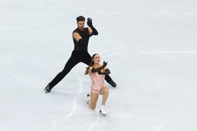 February 9, 2026, Milan, Lombardy, Italy: LAURENCE FOURNIER BEAUDRY and GUILLAUME CIZERON of France practice their Ice Dance Rhythm Dance of the Figure skating, Eiskunstlauf Team Event at the Milano Cortina 2026 Winter Olympic Games, Olympische Spiele, Olympia, OS Milan Italy - ZUMAc179 20260209_oly_c179_064 Copyright: xMickaelxChavetx
