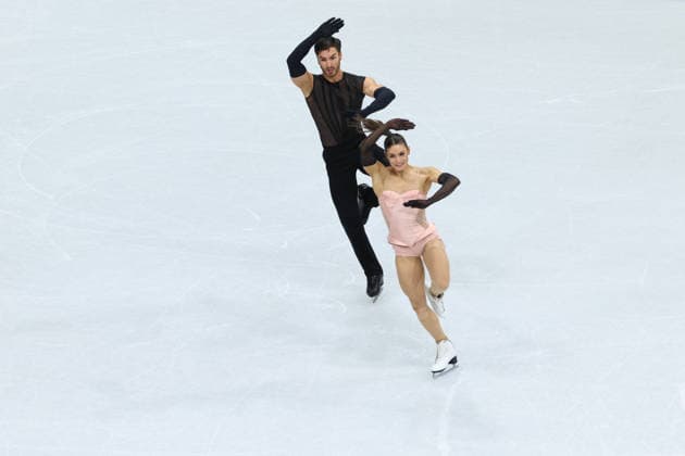 February 9, 2026, Milan, Lombardy, Italy: LAURENCE FOURNIER BEAUDRY and GUILLAUME CIZERON of France practice their Ice Dance Rhythm Dance of the Figure skating, Eiskunstlauf Team Event at the Milano Cortina 2026 Winter Olympic Games, Olympische Spiele, Olympia, OS Milan Italy - ZUMAc179 20260209_oly_c179_069 Copyright: xMickaelxChavetx