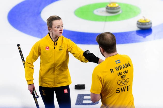 260209 Isabelle Wrana and Rasmus Wrana of Sweden competes in a round robin mixed doubles curling semifinal match between Great Britain and Sweden during day 3 of the 2026 Winter Olympics on February 9, 2026 in Cortina. Photo: Jon Olav Nesvold BILDBYRAN COP 217 JE0114 curling Olympic Games, Olympische Spiele, Olympia, OS olympics winter olympics os ol olympiska spel vinter-os olympiske leker milano cortina 2026 milan cortina 2026 milano cortina 2026 olympic games milano cortina 2026 winter olympic games milano cortina-os milano cortina-ol vinter-ol 3 bbeng sweden sverige *** 260209 Isabelle Wrana and Rasmus Wrana of Sweden competes in a round robin mixed doubles curling semifinal match between Great Britain and Sweden during day 3 of the 2026 Winter Olympics on February 9, 2026 in Cortina Photo Jon Olav Nesvold BILDBYRAN COP 217 JE0114 curling olympic games olympics winter olympics os ol olympiska spel vinter os olympiske leker milano cortina 2026 milan cortina 2026 milano cortina 2026 olympic games milano cortina 2026 winter olympic games milano cortina os milano cortina ol vinter ol 3 bbeng sweden sverige  Copyright: JONxOLAVxNESVOLD BB260209JE005