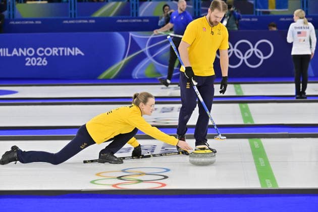 CORTINA, ITALY 20260209 Sweden s Isabella Wrana and Rasmus Wrana in the semi-final of mixed curling against Great Britain in Cortina. *** The image is included in the SPORTS PACKAGE. For others PAYMENT IMAGE ** CORTINA ITALY x10030x *** CORTINA, ITALY 20260209 Swedens Isabella Wrana and Rasmus Wrana in the semi final of mixed curling against Great Britain in Cortina The image is included in the SPORTS PACKAGE For others PAYMENT IMAGE CORTINA ITALY x10030x  Copyright: xJonasxEkströmer TTx OLYMPICS 2026 MIXED CURLING SEMI-FINALS