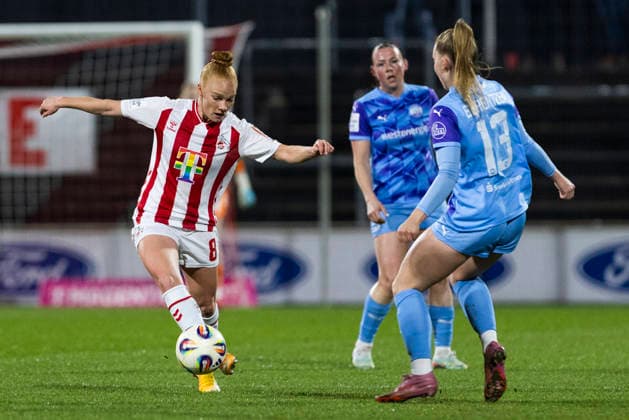 Google Pixel Frauen-Bundesliga: 1. FC Köln - SGS Essen; 09.02.2026 Laura Vogt (1. FC Köln, 8), Maike Berentzen (SGS Essen, 13) am 17. Spieltag der Google Pixel Frauen-Bundesliga im Spiel des 1. FC Köln gegen die SGS Essen am 09.02.2026 im Franz-Kremer-Stadion in Köln. Copyright: xBEAUTIFULxSPORTS Meuselx