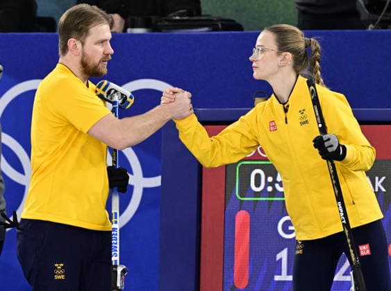 CORTINA, ITALY 20260209 Sweden s Rasmus Wrana and Isabella Wrana in the semi-final of mixed curling against Great Britain in Cortina. *** The image is included in the SPORTS PACKAGE. For others PAYMENT IMAGE ** CORTINA ITALY x10030x *** CORTINA, ITALY 20260209 Sweden s Rasmus Wrana and Isabella Wrana in the semi final of mixed curling against Great Britain in Cortina The image is included in the SPORTS PACKAGE For others PAYMENT IMAGE CORTINA ITALY x10030x  Copyright: xJonasxEkströmer TTx OLYMPICS 2026 MIXED CURLING SEMI-FINALS
