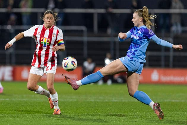 Google Pixel Frauen-Bundesliga: 1. FC Köln - SGS Essen; 09.02.2026 Laura Feiersinger (1. FC Köln, 27), Maike Berentzen (SGS Essen, 13) am 17. Spieltag der Google Pixel Frauen-Bundesliga im Spiel des 1. FC Köln gegen die SGS Essen am 09.02.2026 im Franz-Kremer-Stadion in Köln. Copyright: xBEAUTIFULxSPORTS Meuselx