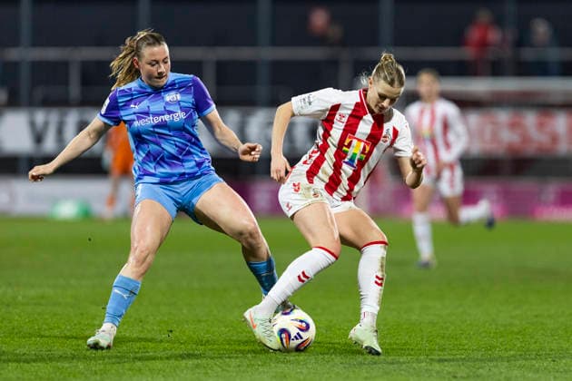 Google Pixel Frauen-Bundesliga: 1. FC Köln - SGS Essen; 09.02.2026 Anna-Lena Stolze (1. FC Köln, 7), Ramona Maier (SGS Essen, 9) am 17. Spieltag der Google Pixel Frauen-Bundesliga im Spiel des 1. FC Köln gegen die SGS Essen am 09.02.2026 im Franz-Kremer-Stadion in Köln. Copyright: xBEAUTIFULxSPORTS Meuselx