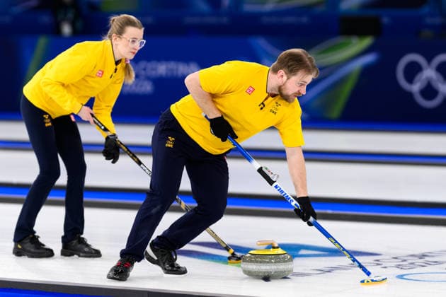 260209 Isabelle Wrana and Rasmus Wrana of Sweden competes in a round robin mixed doubles curling semifinal match between Great Britain and Sweden during day 3 of the 2026 Winter Olympics on February 9, 2026 in Cortina. Photo: Jon Olav Nesvold BILDBYRAN COP 217 JE0114 curling Olympic Games, Olympische Spiele, Olympia, OS olympics winter olympics os ol olympiska spel vinter-os olympiske leker milano cortina 2026 milan cortina 2026 milano cortina 2026 olympic games milano cortina 2026 winter olympic games milano cortina-os milano cortina-ol vinter-ol 3 bbeng sweden sverige *** 260209 Isabelle Wrana and Rasmus Wrana of Sweden competes in a round robin mixed doubles curling semifinal match between Great Britain and Sweden during day 3 of the 2026 Winter Olympics on February 9, 2026 in Cortina Photo Jon Olav Nesvold BILDBYRAN COP 217 JE0114 curling olympic games olympics winter olympics os ol olympiska spel vinter os olympiske leker milano cortina 2026 milan cortina 2026 milano cortina 2026 olympic games milano cortina 2026 winter olympic games milano cortina os milano cortina ol vinter ol 3 bbeng sweden sverige  Copyright: JONxOLAVxNESVOLD BB260209JE017