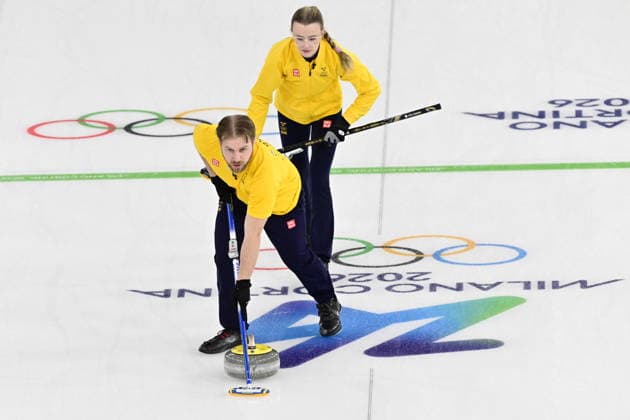 CORTINA, ITALY 20260209 Sweden s Isabella Wrana and Rasmus Wrana in the semi-final of mixed curling against Great Britain in Cortina. *** The image is included in the SPORTS PACKAGE. For others PAYMENT IMAGE ** CORTINA ITALY x10030x *** CORTINA, ITALY 20260209 Swedens Isabella Wrana and Rasmus Wrana in the semi final of mixed curling against Great Britain in Cortina The image is included in the SPORTS PACKAGE For others PAYMENT IMAGE CORTINA ITALY x10030x  Copyright: xJonasxEkströmer TTx OLYMPICS 2026 MIXED CURLING SEMI-FINALS