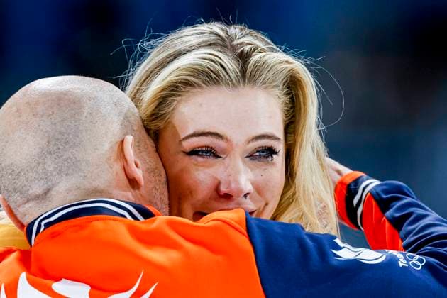 winner Jutta Leerdam of the Netherlands celebrates the victory with coach Kosta Poltavets of TeamNL after Women 1000m, Milano Cortina 2026 Winter Olympics: Day 3, Speed skating, Eisschnelllauf - Milano Cortina 2026 Winter Olympics: Day 3, Milano Speed Skating Stadium, February 9, 2026, Milan, Italy.