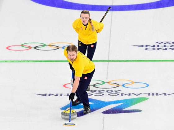 CORTINA, ITALY 20260209 Sweden s Isabella Wrana and Rasmus Wrana in the semi-final of mixed curling against Great Britain in Cortina. *** The image is included in the SPORTS PACKAGE. For others PAYMENT IMAGE ** CORTINA ITALY x10030x *** CORTINA, ITALY 20260209 Swedens Isabella Wrana and Rasmus Wrana in the semi final of mixed curling against Great Britain in Cortina The image is included in the SPORTS PACKAGE For others PAYMENT IMAGE CORTINA ITALY x10030x  Copyright: xJonasxEkströmer TTx OLYMPICS 2026 MIXED CURLING SEMI-FINALS