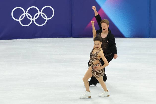 February 9, 2026, Milan, Lombardy, Italy: MADISON CHOCK and EVAN BATES of USA in the Ice Dance Rhythm Dance of the Figure skating, Eiskunstlauf Team Event at the Milano Cortina 2026 Winter Olympic Games, Olympische Spiele, Olympia, OS Milan Italy - ZUMAc179 20260209_oly_c179_082 Copyright: xMickaelxChavetx