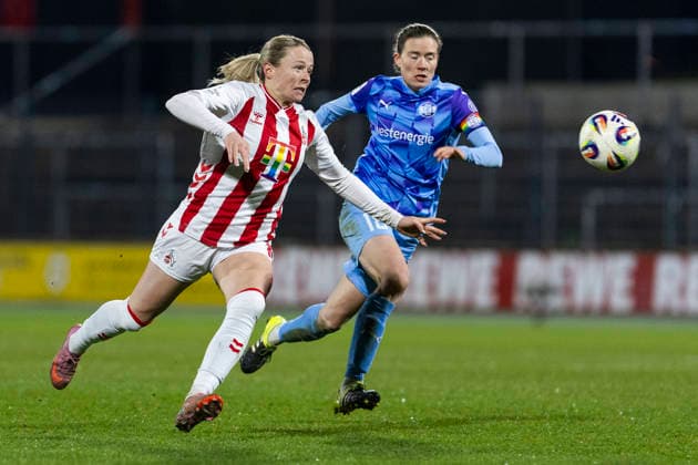 Google Pixel Frauen-Bundesliga: 1. FC Köln - SGS Essen; 09.02.2026 Sandra Maria Jessen (1. FC Köln, 6), Lena Ostermeier (SGS Essen, 18) am 17. Spieltag der Google Pixel Frauen-Bundesliga im Spiel des 1. FC Köln gegen die SGS Essen am 09.02.2026 im Franz-Kremer-Stadion in Köln. Copyright: xBEAUTIFULxSPORTS Meuselx