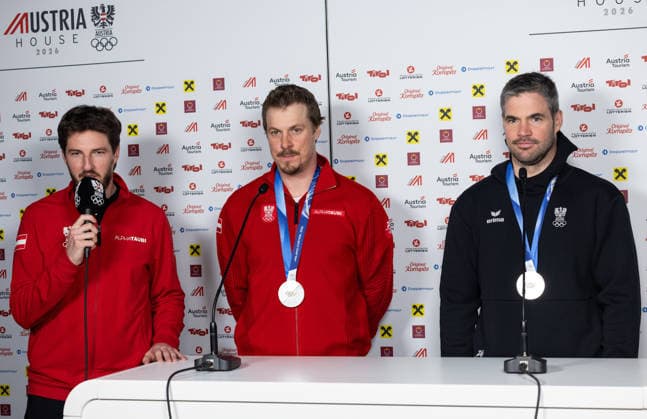 OLYMPICS - Winter Olympic Games, Olympische Spiele, Olympia, OS Milano Cortina 2026 BORMIO,ITALY,09.FEB.26 - OLYMPICS, ALPINE SKIING - Winter Olympic Games Milano Cortina 2026, team combined, downhill, men, press conference, PK, Pressekonferenz Ski Austria. Image shows Matthias Nemetz (OEOC), Manuel Feller and Vincent Kriechmayr (AUT). Keywords: medals.  GEPAxpictures xHaraldxSteiner