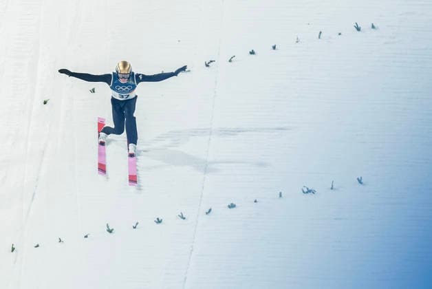 Winter Olympics in Milan Cortina 2026 Val di Fiemme 20260209. Marius Lindvik during the 1st round of the men s individual normal hill in the Predazzo Ski jumping, Skispringen, Ski, nordisch Stadium during the Winter Olympics in Milano Cortina 2026. Photo: Terje Pedersen NTB Val di Fiemme Norway EDITORIAL USE ONLY. RESTRICTED USE FOR BETTING COMPANIES Ref:_SPO7wC8HAeJGtQ.jpg *** Winter Olympics in Milan Cortina 2026 Val di Fiemme 20260209 Marius Lindvik during the 1st round of the men s individual normal hill in the Predazzo Ski Jumping Stadium during the Winter Olympics in Milan Cortina 2026 Photo Terje Pedersen NTB Val di Fiemme Norway EDITORIAL USE ONLY RESTRICTED USE FOR BETTING COMPANIES  Copyright: xTerjexPedersenx xNTBx