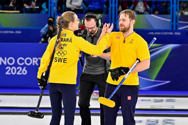 CORTINA, ITALY 20260209 Sweden s Isabella Wrana and Rasmus Wrana in the semi-final of mixed curling against Great Britain in Cortina. *** The image is included in the SPORTS PACKAGE. For others PAYMENT IMAGE ** CORTINA ITALY x10030x *** CORTINA, ITALY 20260209 Swedens Isabella Wrana and Rasmus Wrana in the semi final of mixed curling against Great Britain in Cortina The image is included in the SPORTS PACKAGE For others PAYMENT IMAGE CORTINA ITALY x10030x  Copyright: xJonasxEkströmer TTx OLYMPICS 2026 MIXED CURLING SEMI-FINALS