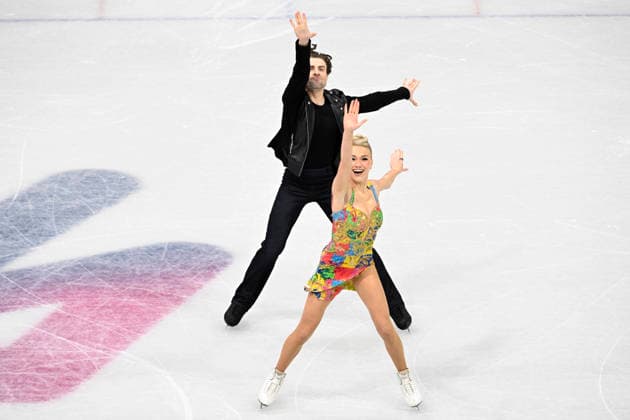 MILANO, ITALIEN 20260209 Isdansarna Phebe Bekker och James Hernandez, Storbritannien, aker i den rytmiska dansen i Milano Ice Skating Arena under OS i Milano. *** Bilden ingar i SPORTPAKET. För övriga BETALBILD *** MILANO ITALIEN x10070x *** MILANO, ITALY 20260209 Ice dancers Phebe Bekker and James Hernandez, Great Britain, skate in the rhythmic dance in the Milano Ice Skating Arena during the Milan Olympics Picture in SPORT PACKAGE For others PAY PICTURE MILANO ITALY x10070x  Copyright: xJessicaxGow TTx OS 2026 ISDANS