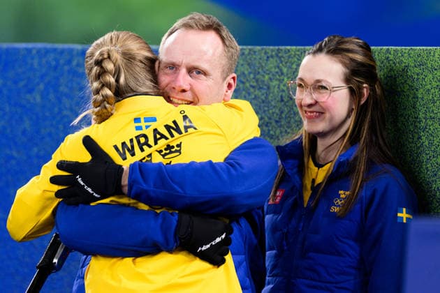 260209 Coach Andreas Prytz and head coach Alison Kreviazuk of Sweden celebrate after a round robin mixed doubles curling semifinal match between Great Britain and Sweden during day 3 of the 2026 Winter Olympics on February 9, 2026 in Cortina. Photo: Jon Olav Nesvold BILDBYRAN COP 217 JE0114 curling Olympic Games, Olympische Spiele, Olympia, OS olympics winter olympics os ol olympiska spel vinter-os olympiske leker milano cortina 2026 milan cortina 2026 milano cortina 2026 olympic games milano cortina 2026 winter olympic games milano cortina-os milano cortina-ol vinter-ol 3 bbeng jubel sweden sverige *** 260209 Coach Andreas Prytz and head coach Alison Kreviazuk of Sweden celebrate after a round robin mixed doubles curling semifinal match between Great Britain and Sweden during day 3 of the 2026 Winter Olympics on February 9, 2026 in Cortina Photo Jon Olav Nesvold BILDBYRAN COP 217 JE0114 curling olympic games olympics winter olympics os ol olympiska spel vinter os olympiske leker milano cortina 2026 milan cortina 2026 milano cortina 2026 olympic games milano cortina 2026 winter olympic games milano cortina os milano cortina ol vinter ol 3 bbeng jubel sweden sverige  Copyright: JONxOLAVxNESVOLD BB260209JE032