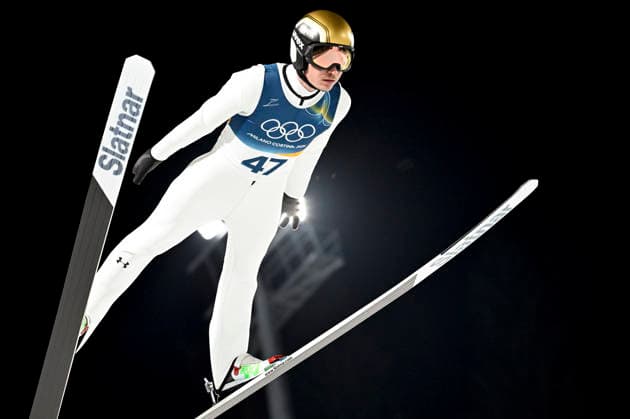 Anze Lanisek of Slovenia during the men s Ski jumping, Skispringen, Ski, nordisch normal hill event at the Predazzo Skijump Stadium at the Milano Cortina Winter Olympics on February 9, 2026. - RONI REKOMAA Predazzo Italy bNEXUzWvtQ0  Copyright: xRonixRekomaax bNEXUzWvtQ0