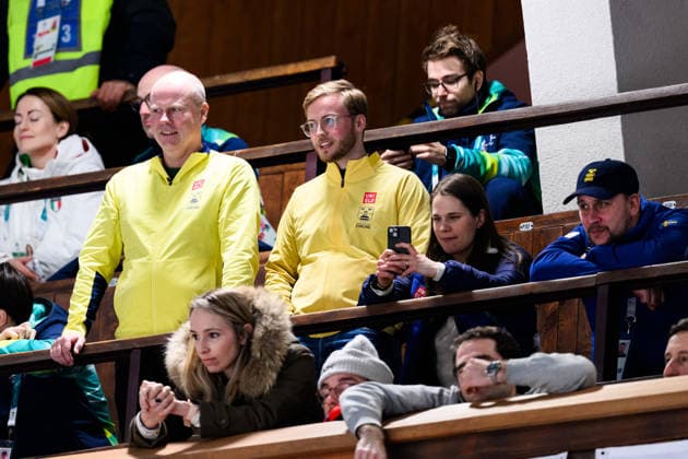 260209 Spectators during a round robin mixed doubles curling semifinal match between Great Britain and Sweden during day 3 of the 2026 Winter Olympics on February 9, 2026 in Cortina. Photo: Jon Olav Nesvold BILDBYRAN COP 217 JE0114 curling Olympic Games, Olympische Spiele, Olympia, OS olympics winter olympics os ol olympiska spel vinter-os olympiske leker milano cortina 2026 milan cortina 2026 milano cortina 2026 olympic games milano cortina 2026 winter olympic games milano cortina-os milano cortina-ol vinter-ol 3 bbeng sweden sverige publik *** 260209 Spectators during a round robin mixed doubles curling semifinal match between Great Britain and Sweden during day 3 of the 2026 Winter Olympics on February 9, 2026 in Cortina Photo Jon Olav Nesvold BILDBYRAN COP 217 JE0114 curling olympic games olympics winter olympics os ol olympiska spel vinter os olympiske leker milano cortina 2026 milan cortina 2026 milano cortina 2026 olympic games milano cortina 2026 winter olympic games milano cortina os milano cortina ol vinter ol 3 bbeng sweden sverige publik  Copyright: JONxOLAVxNESVOLD BB260209JE033