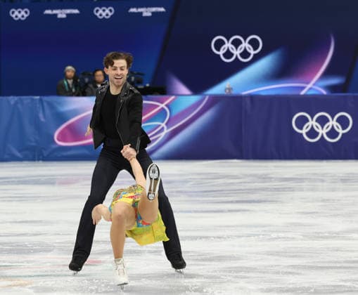 February 9, 2026, Milan, Lombardy, Italy: PHEBE BEKKER and JAMES HERNANDEZ of Team Great Britain (GBR) in the Ice Dance Rhythm Dance of the Figure skating, Eiskunstlauf Team Event at the Milano Cortina 2026 Winter Olympic Games, Olympische Spiele, Olympia, OS Olympics 2026: Milano Cortina: Figure Skating Ice Dance Rhythm Dance  - ZUMAc179 20260209_oly_c179_095 Copyright: xMickaelxChavetx