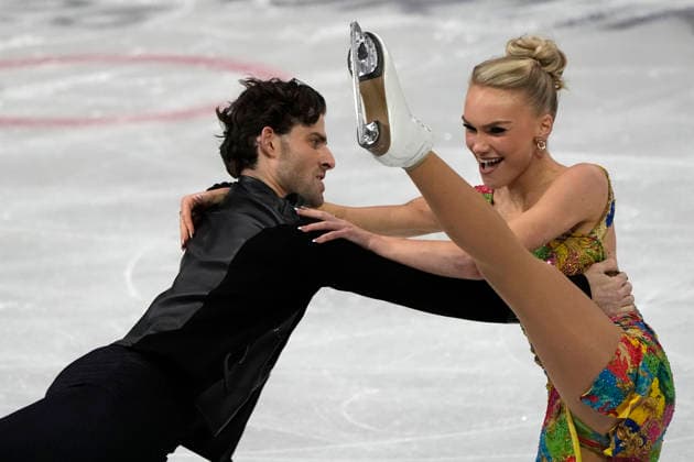 Phebe Bekker and James Hernandez of Great Britain during the Ice Dance Rhythm Dance Individual Event at the Milano Figure skating, Eiskunstlauf Arena in Milan, Italy on Monday, February 9, 2026.  OLY20260209102 RichardxEllis