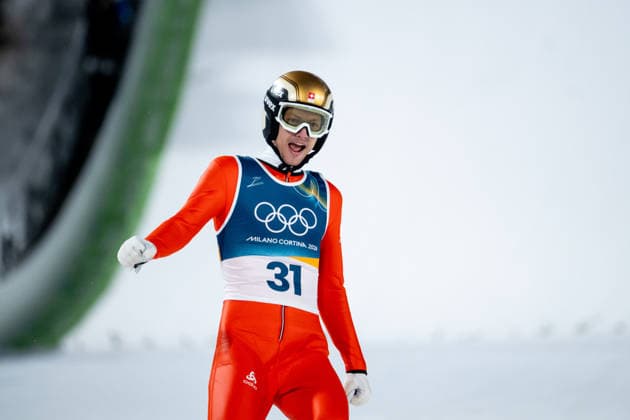 DESCHWANDEN Gregor (Schweiz) jubelt im Ziel, ITA, Olympische Spiele Milano Cortina 2026, Olympia, Skispringen, Normalschanze Einzel Herren, 09.02.2026 ITA, Olympische Spiele Milano Cortina 2026, Olympia, Skispringen, Normalschanze Einzel Herren, 09.02.2026 Predazzo *** DESCHWANDEN Gregor Schweiz cheers at the finish, ITA, Olympic Games Milano Cortina 2026, Olympic Games, Ski jumping, normal hill mens singles, 09 02 2026 ITA, Olympic Games Milano Cortina 2026, Olympic Games, Ski jumping, normal hill mens singles, 09 02 2026 Predazzo Copyright: xEibner-Pressefoto Memmlerx EP_MMR