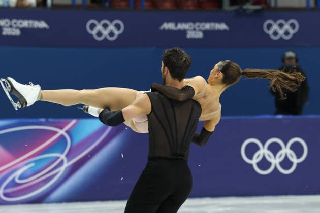 February 9, 2026, Milan, Lombardy, Italy: LAURENCE FOURNIER BEAUDRY and GUILLAUME CIZERON of France perform their Ice Dance Rhythm Dance of the Figure skating, Eiskunstlauf Team Event at the Milano Cortina 2026 Winter Olympic Games, Olympische Spiele, Olympia, OS Olympics 2026: Milano Cortina: Figure Skating Ice Dance Rhythm Dance  - ZUMAc179 20260209_oly_c179_100 Copyright: xMickaelxChavetx
