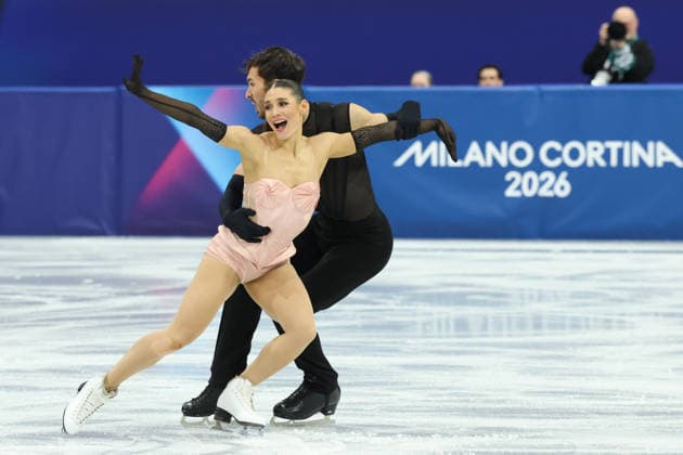 February 9, 2026, Milan, Lombardy, Italy: LAURENCE FOURNIER BEAUDRY and GUILLAUME CIZERON of France perform their Ice Dance Rhythm Dance of the Figure skating, Eiskunstlauf Team Event at the Milano Cortina 2026 Winter Olympic Games, Olympische Spiele, Olympia, OS Olympics 2026: Milano Cortina: Figure Skating Ice Dance Rhythm Dance  - ZUMAc179 20260209_oly_c179_103 Copyright: xMickaelxChavetx