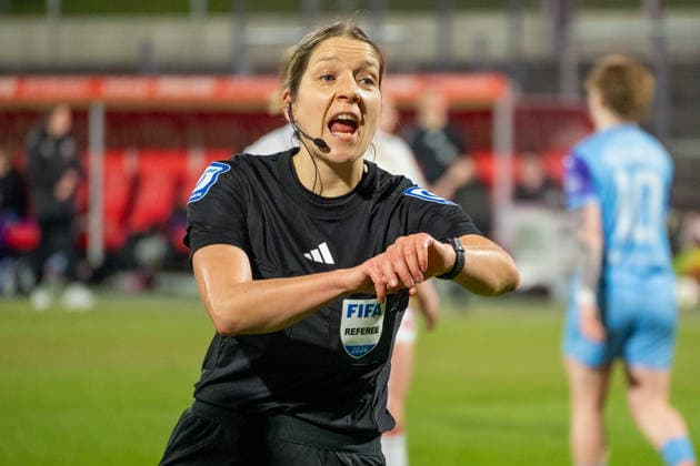 Deutschland: Google Pixel Frauen-Bundesliga 2025 26 1.FC Köln vs SGS Essen, 17. Spieltag - 09.02.2026 - Franz-Kremer-Stadion (NRW) Schiedsrichterin Copyright: xOrhanxHabashx