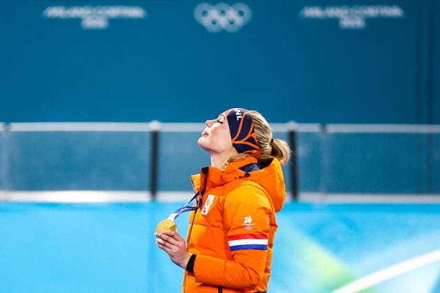 ITALY, MILAN - FEBRUARY 9, 2026: Gold medal winner Jutta Leerdam of the Netherlands celebrates during the victory ceremony for the women s Speed skating, Eisschnelllauf 1000m event at Milano Speed Skating Stadium during the 2026 Winter Olympic Games, Olympische Spiele, Olympia, OS Mikhail Tereshchenko TASS  88454322