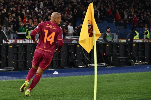 Donyell Malen of A.S. Roma celebrates after scoring the goal of 1-0 during the 24th day of the Serie A Championship between A.S. Roma and Cagliari Calcio at the Olympic Stadium on February 9, 2026 in Rome, Italy.  Copyright: xDomenicoxCippitelli IPAxSportx xipa-agency.netx xx IPA_71194810 IPA_Agency_IPA71194810