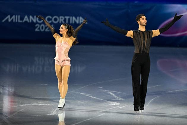 Winter Olympics - Laurence Fournier Beaudry and Guillaume Cizeron At Figure skating, Eiskunstlauf Team Event Ice Dance-Rhythm Dance Laurence Fournier Beaudry and Guillaume Cizeron of Team France compete in the figure skating team event ice dance-rhythm dance during the Milano Cortina 2026 Winter Olympic Games, Olympische Spiele, Olympia, OS at Milano Ice Skating Arena in Milan on February 9, 2026. Photo by JMP ABACAPRESS.COM Milan Italy  Copyright: xJMP ABACAx