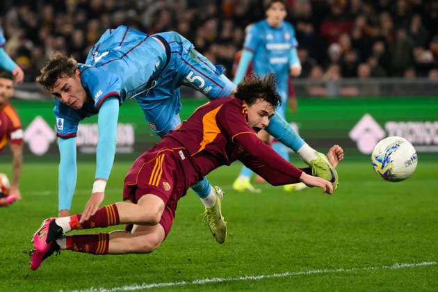 Juan Rodriguez of Cagliari Calcio and Niccolo Pisilli of AS Roma compete for the ball during the Serie A 2025 2026 football match between AS Roma and Cagliari Calcio at Stadio Olimpico in Rome (Italy), February 9, 2026. AndreaxStaccioli