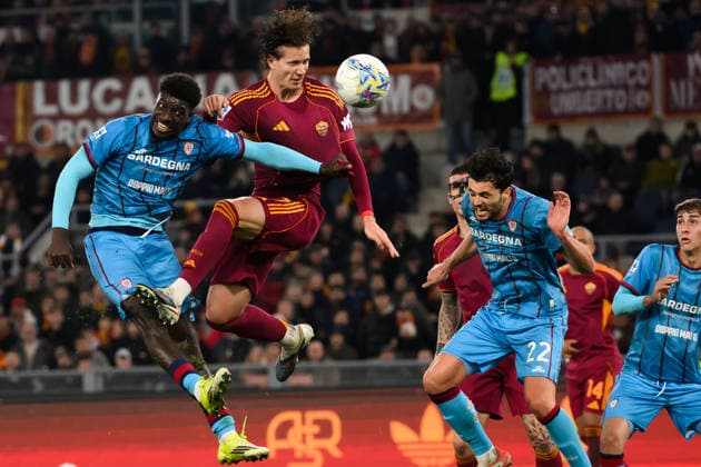 Michel Adopo of Cagliari Calcio and Daniele Ghilardi of AS Roma during the Serie A 2025 2026 football match between AS Roma and Cagliari Calcio at Stadio Olimpico in Rome (Italy), February 9, 2026. AndreaxStaccioli