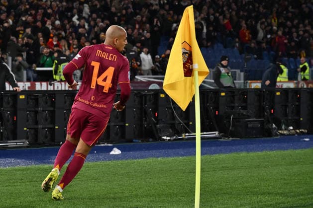 CALCIO - Serie A - AS Roma vs Cagliari Calcio Donyell Malen of A.S. Roma celebrates after scoring the goal of 1-0 during the 24th day of the Serie A Championship between A.S. Roma and Cagliari Calcio at the Olympic Stadium on February 9, 2026 in Rome, Italy. Rome Italy  Copyright: xIPAxSport ABACAx