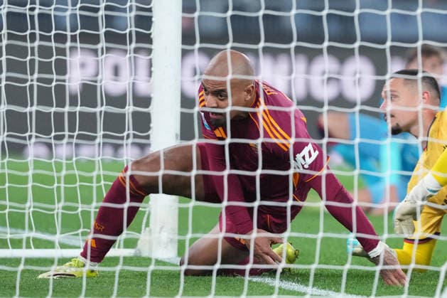 Roma™s Donyell Malen celebrates after scoring 2-0 during the Serie A EniLive soccer match between Roma and Cagliari at the Rome s Olympic stadium, Italy - Friday February 9, 2026 - Soccer ( Photo by Alfredo Falcone LaPresse )  Copyright: xAlfredoxFalcone LaPressex