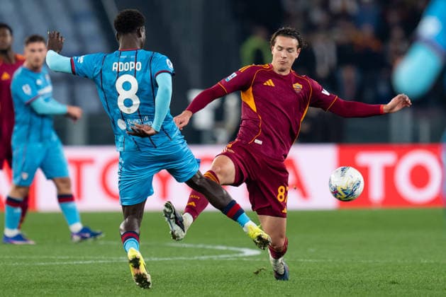 AS Roma v Cagliari Calcio - Serie A Enilive Michel Ndary Adopo of Cagliari Calcio and Daniele Ghilardi of AS Roma compete for the ball during the serie Serie A Enilive match between AS Roma and Cagliari Calcio at Stadio Olimpico on Febraury 9, 2026 in Rome, Italy Roma Stadio Olimpico Lazio Italy Copyright: xGiuseppexMaffiax SerieA_Roma-Cagliari_0902202608927