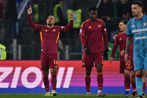 Donyell Malen of A.S. Roma celebrates after scoring the goal of 2-0 during the 24th day of the Serie A Championship between A.S. Roma and Cagliari Calcio at the Olympic Stadium on February 9, 2026 in Rome, Italy.  Copyright: xDomenicoxCippitelli IPAxSportx xipa-agency.netx xx IPA_71196130 IPA_Agency_IPA71196130