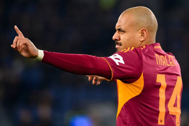 Donyell Malen of AS Roma gestures during the Serie A 2025 2026 football match between AS Roma and Cagliari Calcio at Stadio Olimpico in Rome (Italy), February 9, 2026. AndreaxStaccioli